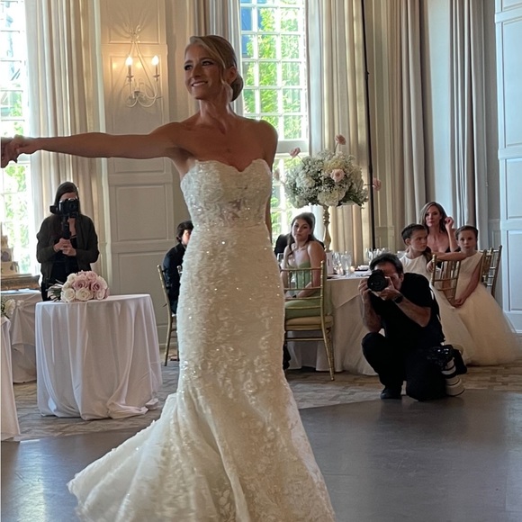 Kleinfeld Martina Liana Bridal Gown - Picture 11 of 15
